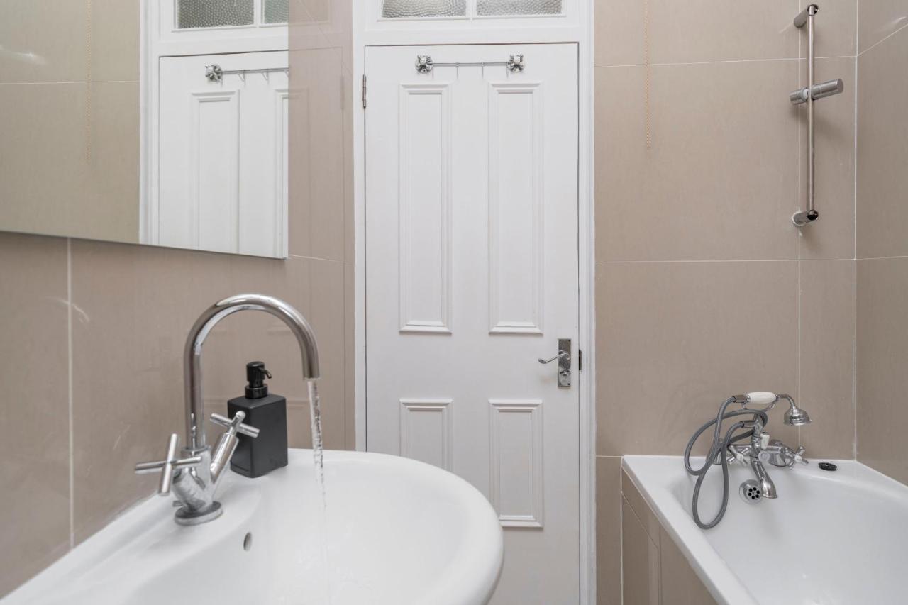 Kensington Nest Serviced Town House Londra Esterno foto